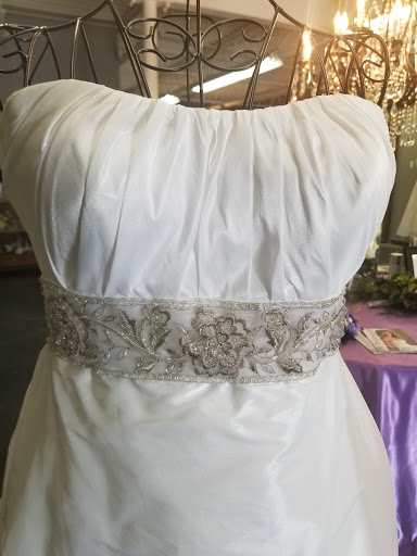 Bridal Shop «Divas Closet Bridal Boutique», reviews and photos, 1034 Merriam Ln, Kansas City, KS 66103, USA