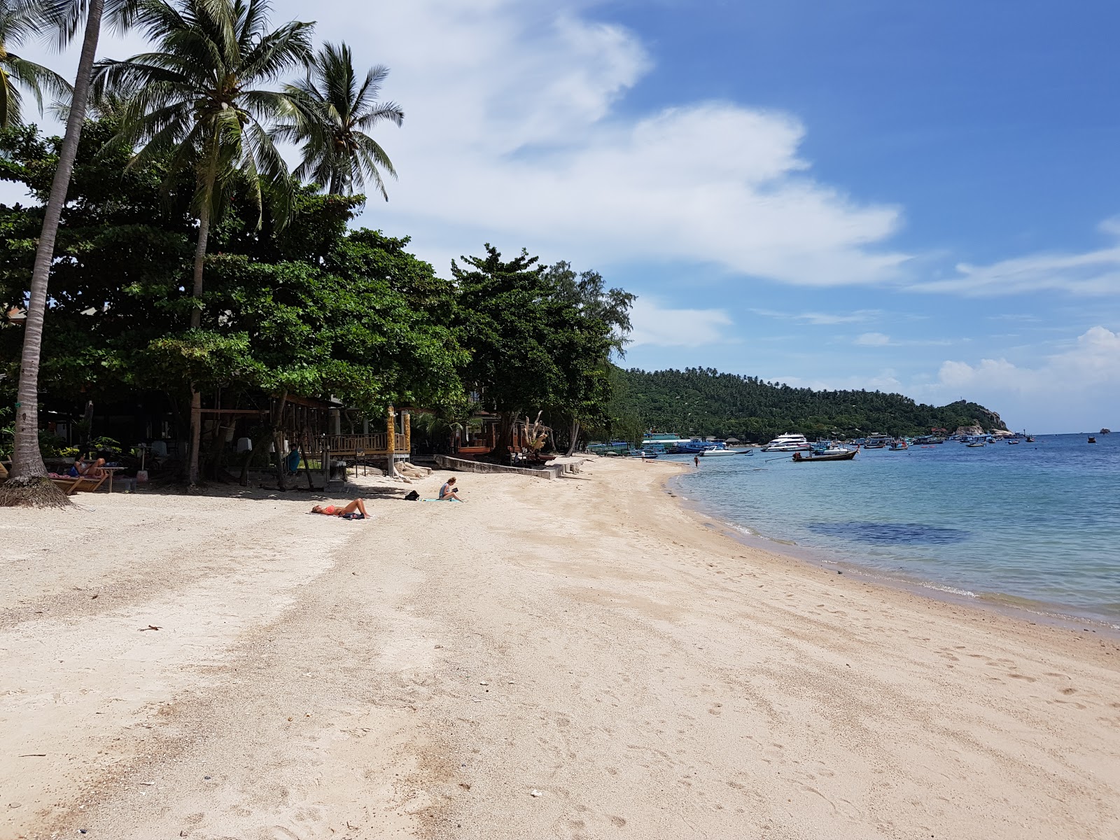 Foto von Mae Haad Beach mit beiger sand Oberfläche