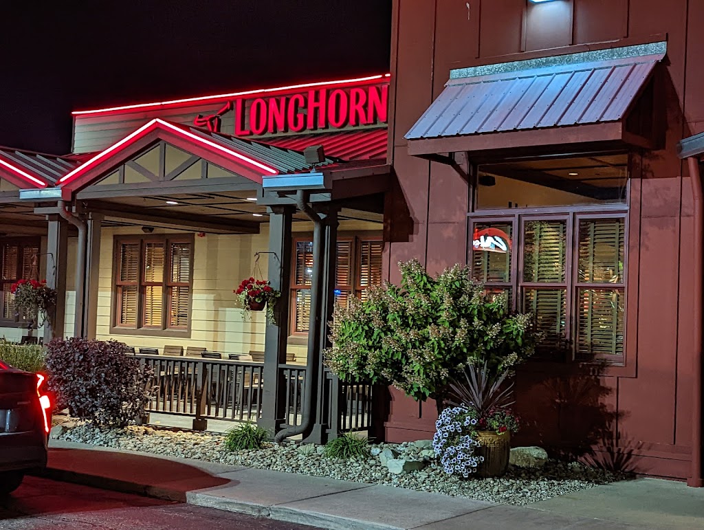 LongHorn Steakhouse 44221