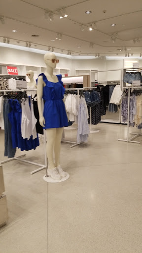 Clothing Store «H&M», reviews and photos, 4200 Conroy Rd, Orlando, FL 32839, USA