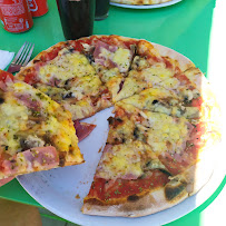 Plats et boissons du Pizzeria Pizza Relax à Annecy - n°1