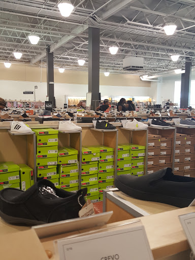 Shoe Store «DSW Designer Shoe Warehouse», reviews and photos, 28700 Telegraph Rd, Southfield, MI 48034, USA