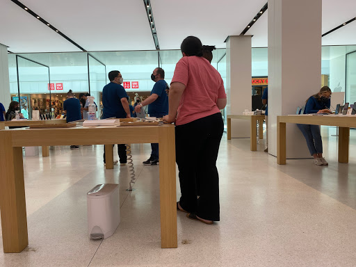 Computer Store «Apple Menlo Park», reviews and photos, 55 Parsonage Rd, Edison, NJ 08837, USA