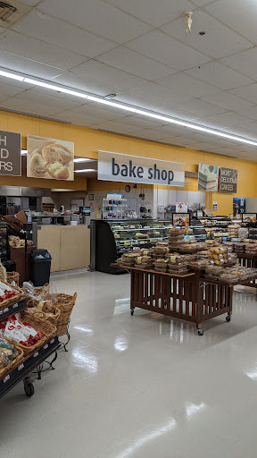 Shopping Mall «Aquidneck Shopping Centre», reviews and photos, 77 E Main Rd, Middletown, RI 02842, USA