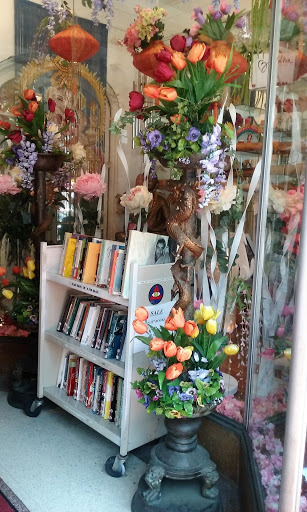 Book Store «Garland of Letters Bookstore», reviews and photos, 527 South St, Philadelphia, PA 19147, USA