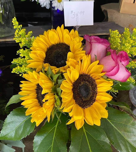 Florist «Garden Fantasy on Main», reviews and photos, 210 Main St, Belleville, MI 48111, USA