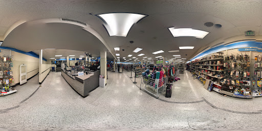 Clothing Store «Ross Dress for Less», reviews and photos, 349 N San Fernando Blvd, Burbank, CA 91502, USA