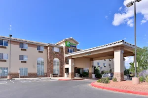 Holiday Inn Express & Suites Farmington (Bloomfield), an IHG Hotel image