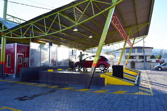 Hopper Garage - Quito