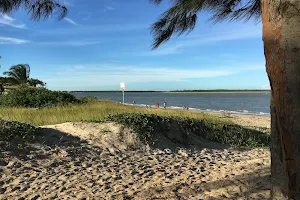 Pontal da Barra beach image