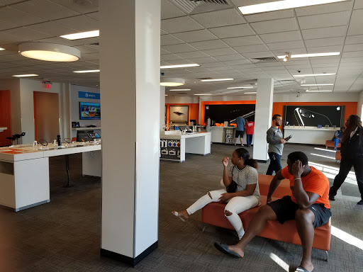 Cell Phone Store «AT&T», reviews and photos, 12599 Biscayne Blvd, North Miami, FL 33181, USA