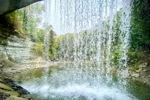Bridal Veil Falls image
