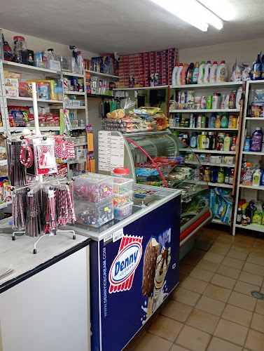 Магазин хранителни и нехранителни стоки