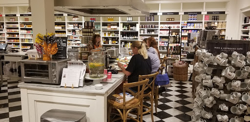 Shopping Mall «The Fashion Mall at Keystone», reviews and photos, 8702 Keystone Crossing, Indianapolis, IN 46240, USA