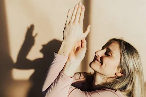 Schwangerschafts & Rückbildungsyoga in Ulm mit Luisa Harisch image