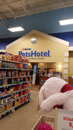 Pet Supply Store «PetSmart», reviews and photos, 3500 S Glenstone Ave, Springfield, MO 65804, USA
