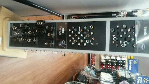 Shopping Mall «Crossroads Shopping Center», reviews and photos, 1525 U.S. 41, Schererville, IN 46375, USA