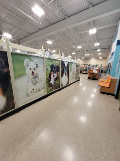 Pet Supply Store «PetSmart», reviews and photos, 1203 N Landing Way, Renton, WA 98057, USA