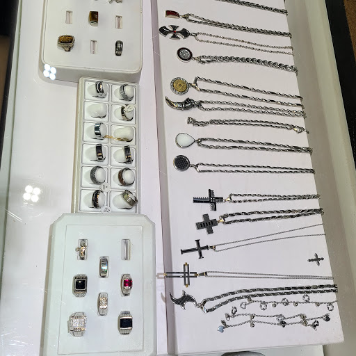 Jeweler «V.T. Jewelers», reviews and photos, 1960 Cliff Lake Rd #103a, Eagan, MN 55122, USA