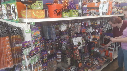 Dollar Store «Dollar Tree», reviews and photos, 12406 St Charles Rock Rd, Bridgeton, MO 63044, USA