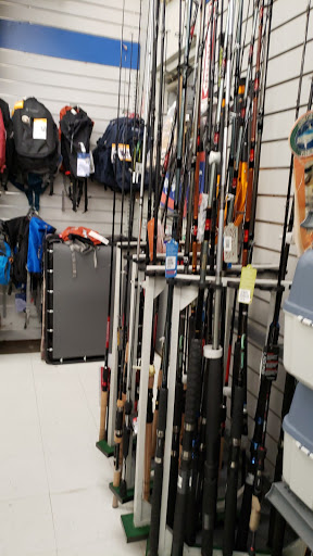 Sporting Goods Store «Big 5 Sporting Goods - Fresno», reviews and photos, 5488 N Blackstone Ave, Fresno, CA 93710, USA