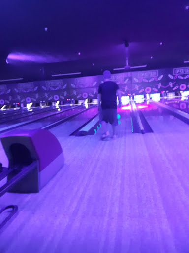Bowling Alley «PINS Bowling Alley», reviews and photos, 2210 E Hwy 377, Granbury, TX 76049, USA