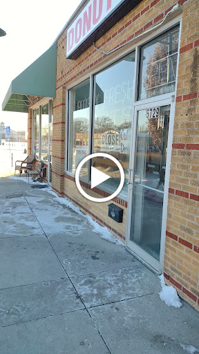 Donut Shop «Fluffy Fresh Donuts», reviews and photos, 5729 Johnson Dr, Shawnee Mission, KS 66202, USA