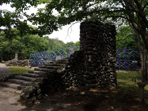 Franklin Park - Overlook Ruins, Pier Point Rd, Boston, MA 02130