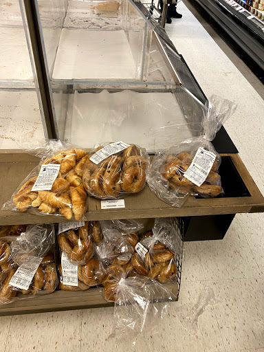 Grocery Store «Super Stop & Shop», reviews and photos, 7417 Grand Ave, Maspeth, NY 11378, USA