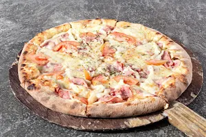 Giga Pizzas image