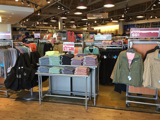 Sportswear Store «Columbia Sportswear Outlet Store at Prime Outlets Grove City», reviews and photos, 1911 Leesburg Grove City Rd #445, Grove City, PA 16127, USA
