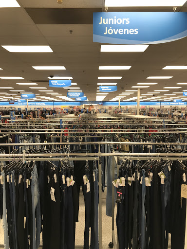 Clothing Store «Ross Dress for Less», reviews and photos, 7487 N Blackstone Ave, Fresno, CA 93720, USA