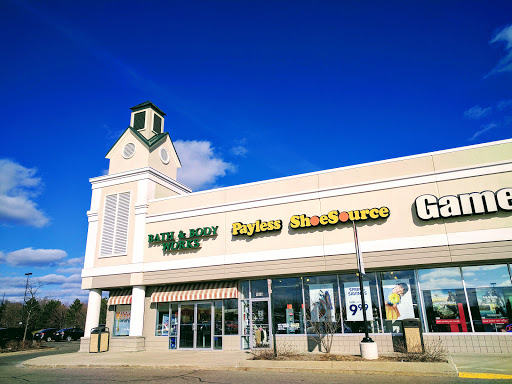 GameStop, 9060 Highland Rd, White Lake, MI 48386, USA, 