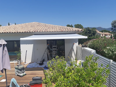 CB Esterel Réalisations - Menuiserie Alu/PVC - Remplacement de Roulettes Baie Coulissante à Roquebrune-sur-Argens