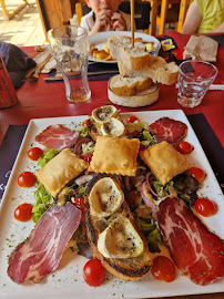 Plats et boissons du Restaurant Les clapeiries à Montclar - n°3