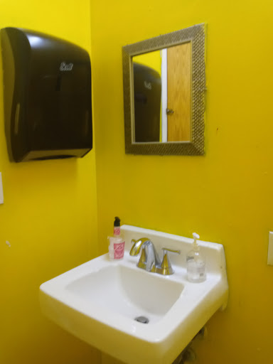 Thrift Store «Global Thrift», reviews and photos, 322 Moody St, Waltham, MA 02453, USA