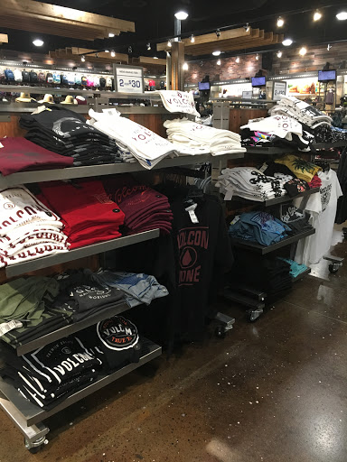 Clothing Store «Tillys», reviews and photos, 3885 S Gilbert Rd, Gilbert, AZ 85297, USA
