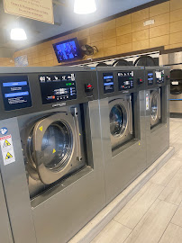 Super Clean Laundromat Express - Photo 8 - Car repair in Philadelphia, PA, Philadelphia