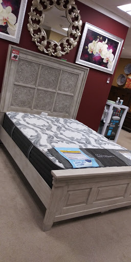 Furniture Store «Raymour & Flanigan Furniture and Mattress Store», reviews and photos, 275 Glen Cove Rd, Carle Place, NY 11514, USA