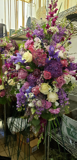 Gift Shop «Avenue Flower Shop», reviews and photos, 10632 S Cicero Ave, Oak Lawn, IL 60453, USA