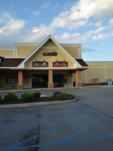 Sporting Goods Store «Thruway Sporting Goods», reviews and photos, 78 Oak St, Walden, NY 12586, USA