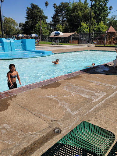 Public pools Sacramento