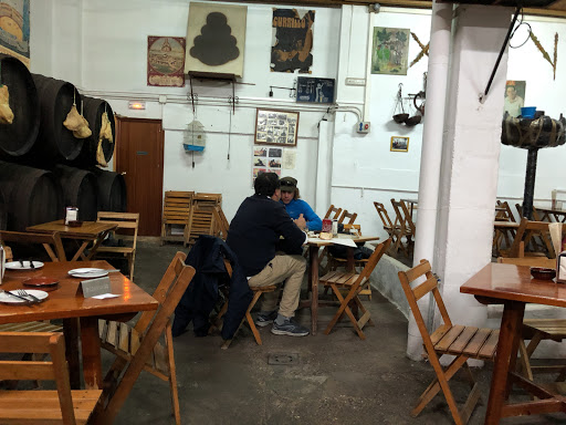 Información y opiniones sobre BODEGA Pepe giron de Bormujos