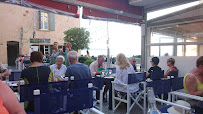 Atmosphère du Restaurant de spécialités provençales La Pesquiere Et Le Mazagran à Saint-Tropez - n°15
