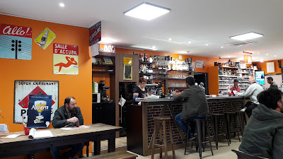Café du centre à Monnaie