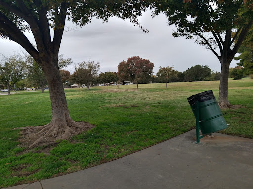 Golf Course «Creekside Golf Course», reviews and photos, 701 Lincoln Ave, Modesto, CA 95354, USA