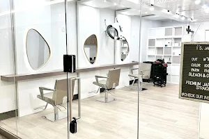 i’s. Japanese hair & eyelash salon image