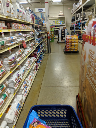 Pet Supply Store «PetSmart», reviews and photos, 20530 E 13 Mile Rd, Roseville, MI 48066, USA