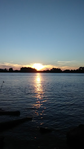 Tobacco Shop «Marina Pointe Tobacco Outlet», reviews and photos, 1827 Waterworks Rd, Evansville, IN 47713, USA