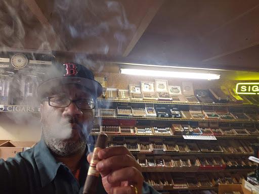 Tobacco Shop «Mt Vernon Tobacco Co», reviews and photos, 221 W Read St, Baltimore, MD 21201, USA